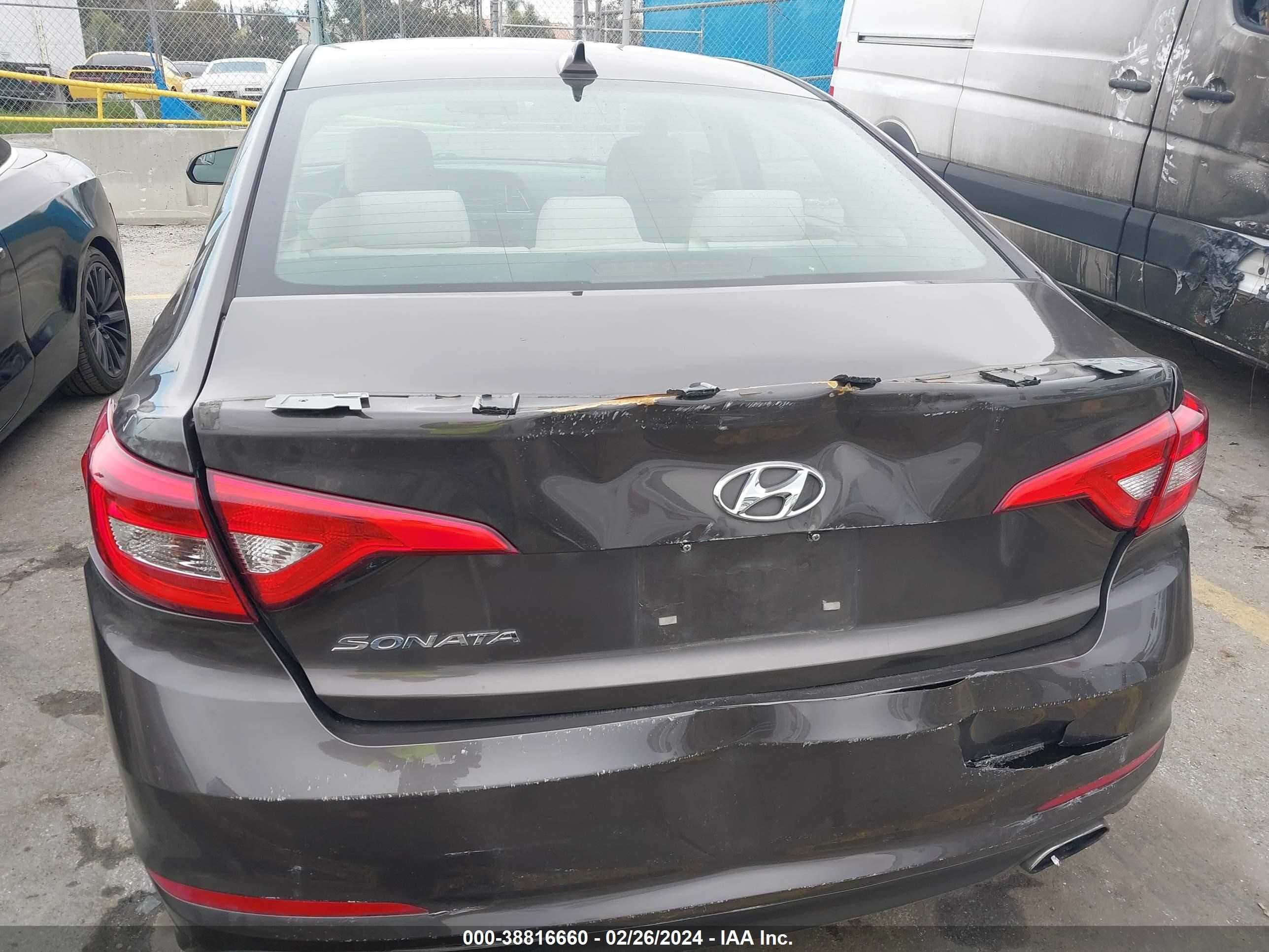 Photo 5 VIN: 5NPE24AF0HH585915 - HYUNDAI SONATA 