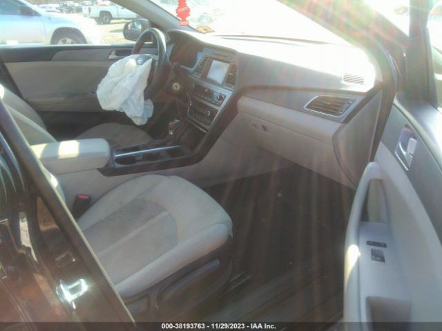 Photo 4 VIN: 5NPE24AF0HH590595 - HYUNDAI SONATA 