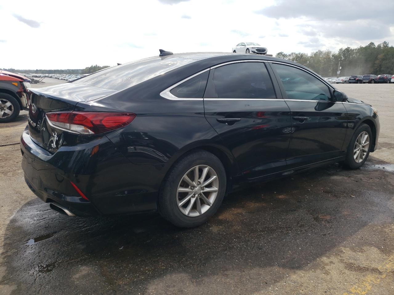 Photo 2 VIN: 5NPE24AF0JH604159 - HYUNDAI SONATA 