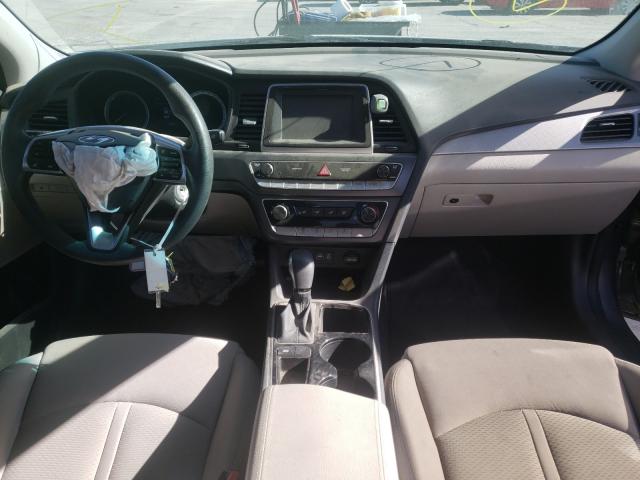 Photo 8 VIN: 5NPE24AF0JH624282 - HYUNDAI SONATA SE 