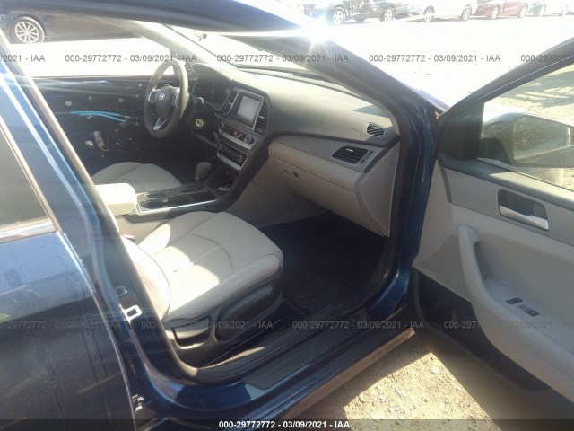 Photo 4 VIN: 5NPE24AF0JH628719 - HYUNDAI SONATA 