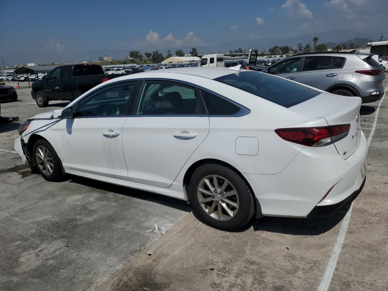 Photo 1 VIN: 5NPE24AF0JH645391 - HYUNDAI SONATA 