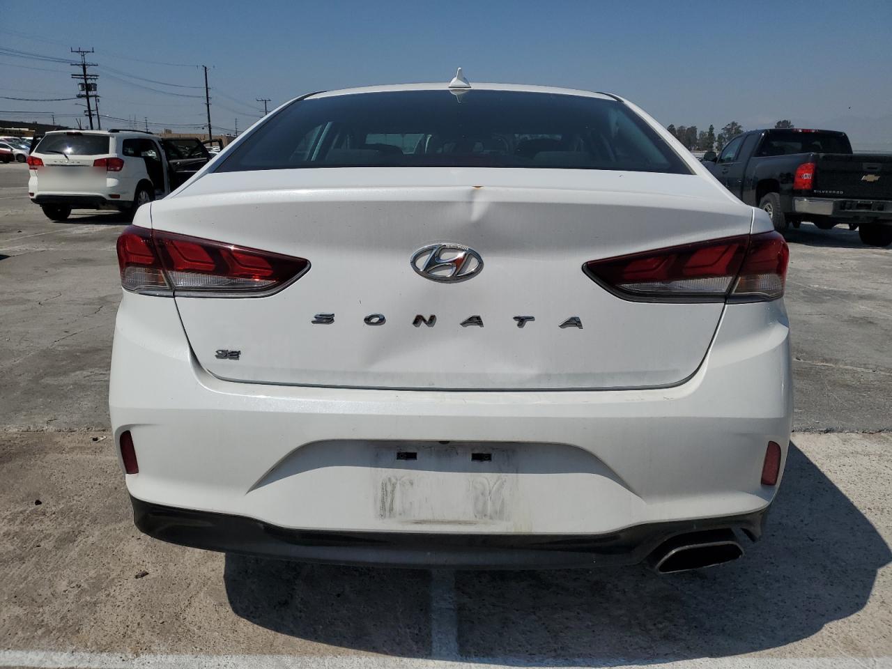 Photo 5 VIN: 5NPE24AF0JH645391 - HYUNDAI SONATA 