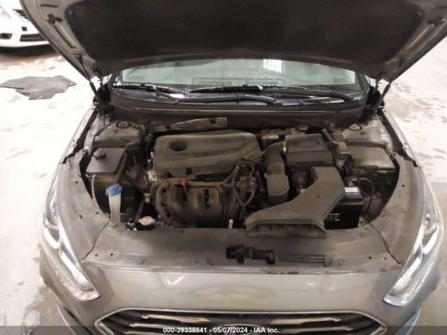 Photo 9 VIN: 5NPE24AF0JH674390 - HYUNDAI SONATA 