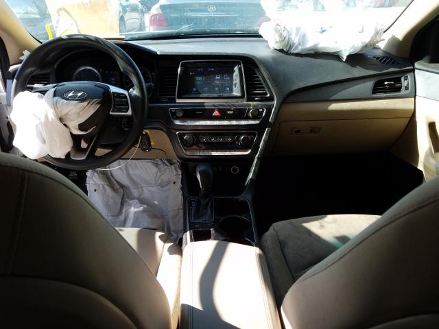 Photo 8 VIN: 5NPE24AF0JH716721 - HYUNDAI SONATA SE 