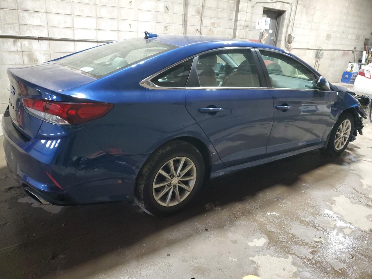 Photo 2 VIN: 5NPE24AF0JH718341 - HYUNDAI SONATA 