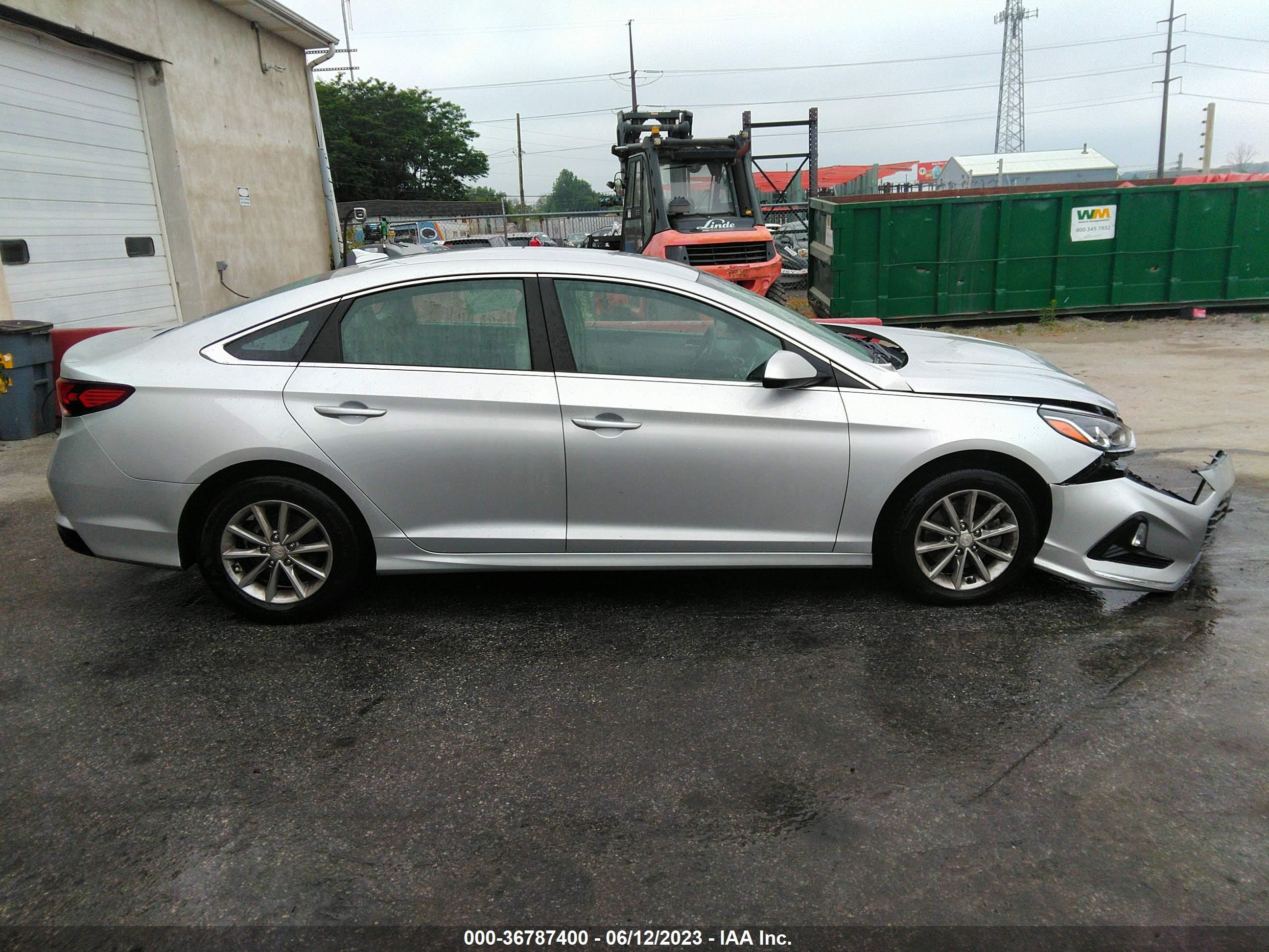 Photo 12 VIN: 5NPE24AF0JH721143 - HYUNDAI SONATA 