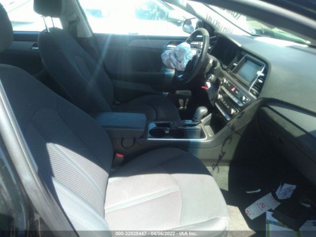 Photo 4 VIN: 5NPE24AF0KH735769 - HYUNDAI SONATA 