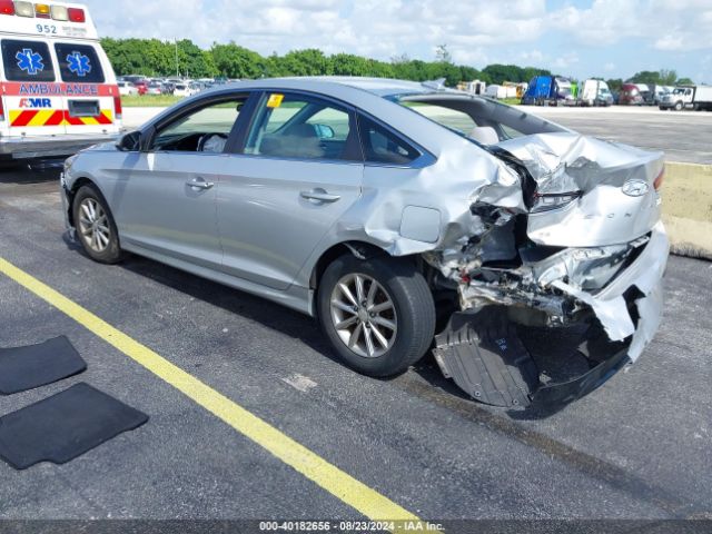 Photo 2 VIN: 5NPE24AF0KH736002 - HYUNDAI SONATA SE 