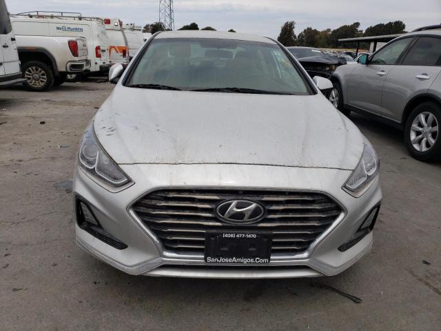 Photo 4 VIN: 5NPE24AF0KH737716 - HYUNDAI SONATA SE 