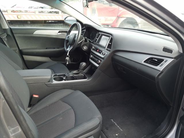 Photo 4 VIN: 5NPE24AF0KH769078 - HYUNDAI SONATA SE 