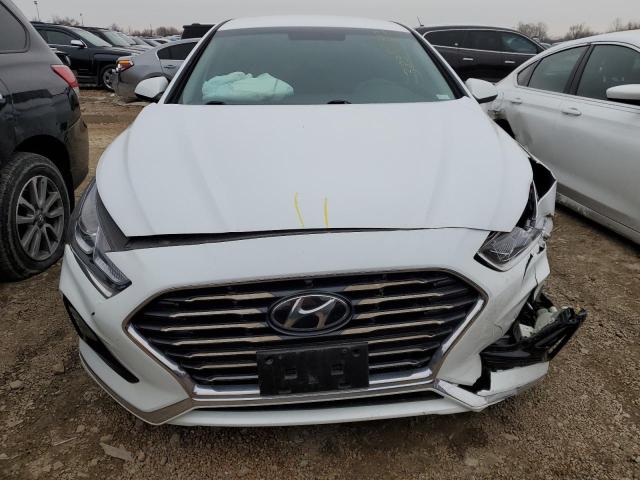 Photo 4 VIN: 5NPE24AF0KH771980 - HYUNDAI SONATA SE 