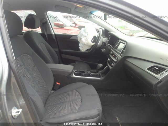 Photo 4 VIN: 5NPE24AF0KH774801 - HYUNDAI SONATA 