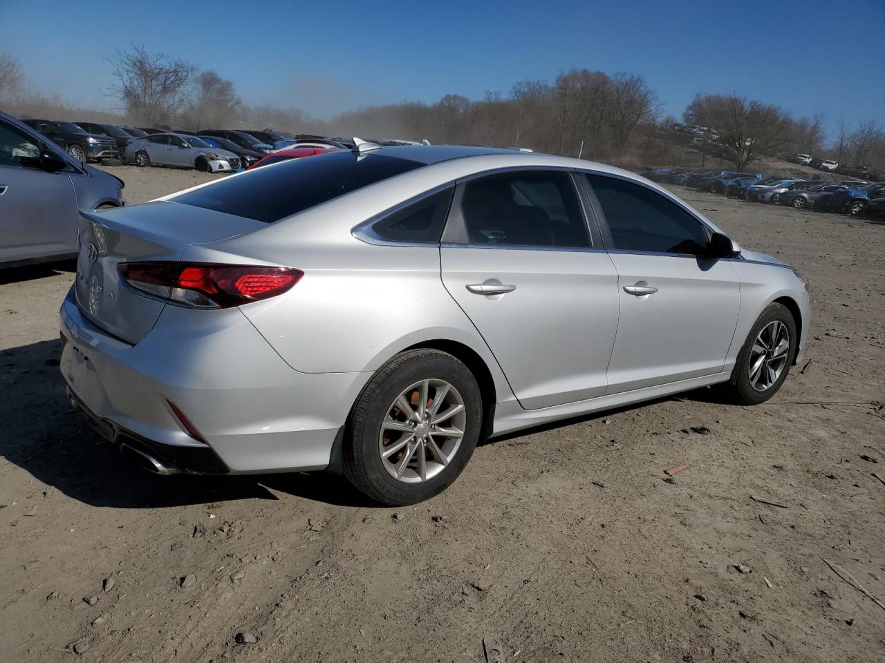 Photo 2 VIN: 5NPE24AF0KH781652 - HYUNDAI SONATA 