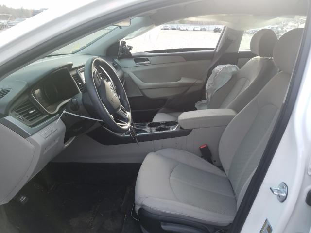 Photo 4 VIN: 5NPE24AF0KH788665 - HYUNDAI SONATA SE 