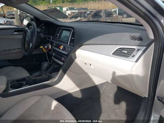 Photo 4 VIN: 5NPE24AF0KH801107 - HYUNDAI SONATA 