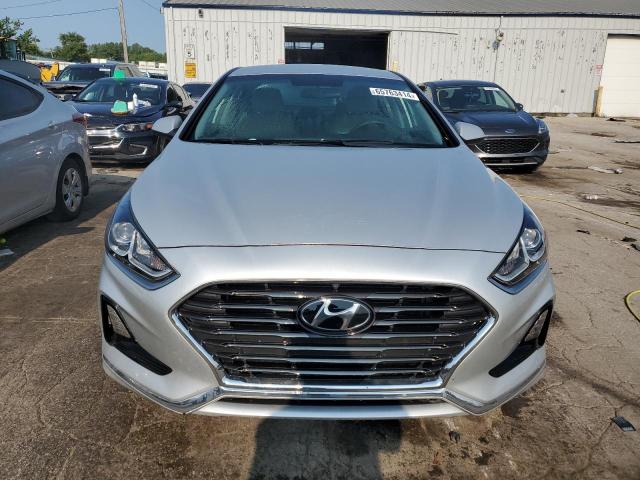 Photo 4 VIN: 5NPE24AF0KH808560 - HYUNDAI SONATA SE 