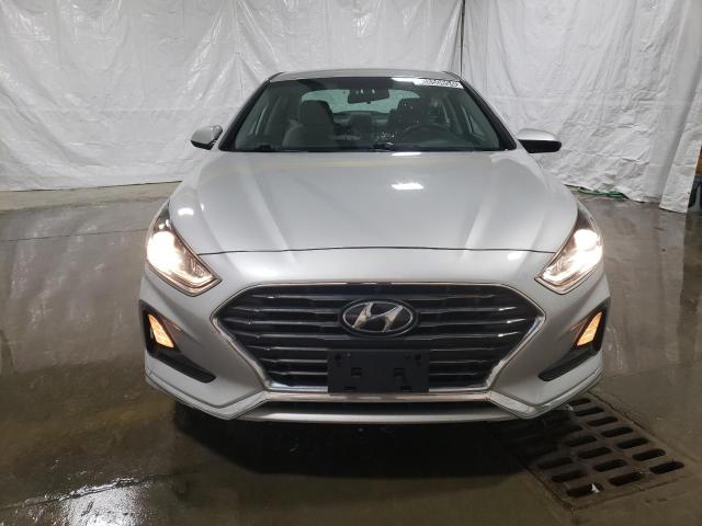 Photo 4 VIN: 5NPE24AF0KH810597 - HYUNDAI SONATA 