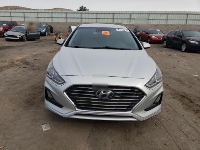 Photo 4 VIN: 5NPE24AF0KH820434 - HYUNDAI SONATA SE 