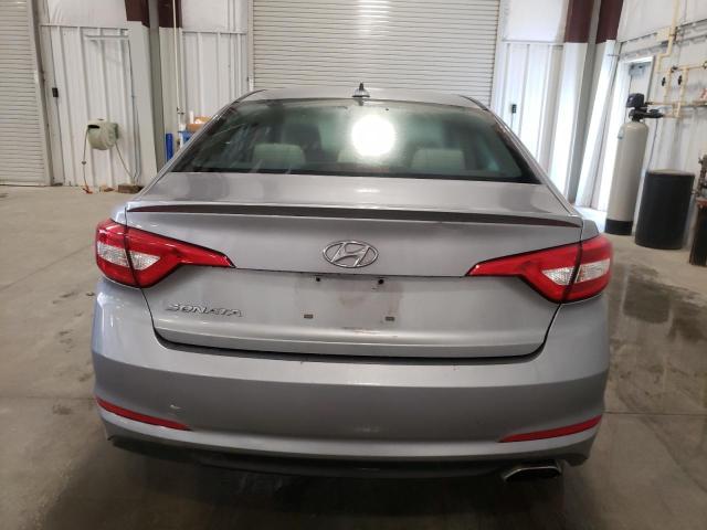 Photo 5 VIN: 5NPE24AF1FH007562 - HYUNDAI SONATA SE 