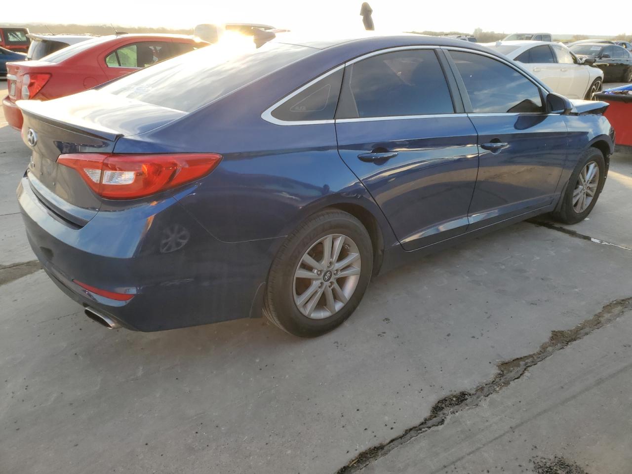 Photo 2 VIN: 5NPE24AF1FH143691 - HYUNDAI SONATA 