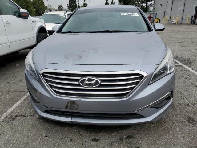 Photo 4 VIN: 5NPE24AF1FH165013 - HYUNDAI SONATA SE 