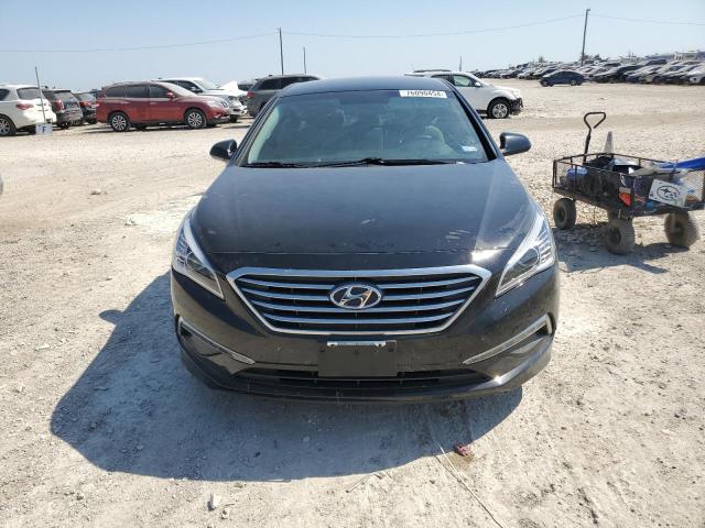 Photo 4 VIN: 5NPE24AF1FH178702 - HYUNDAI SONATA SE 