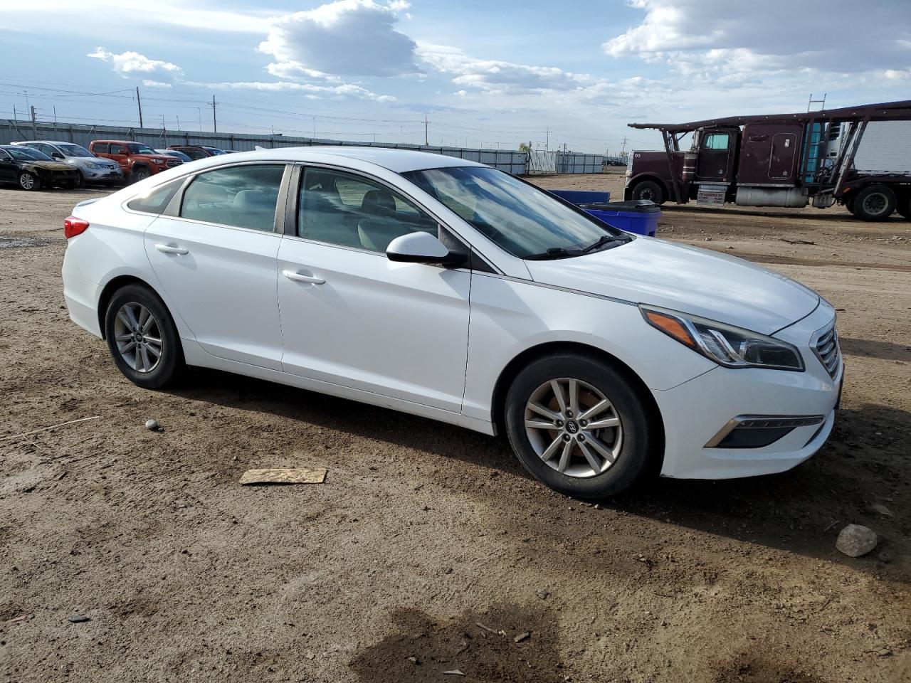 Photo 3 VIN: 5NPE24AF1FH183107 - HYUNDAI SONATA 