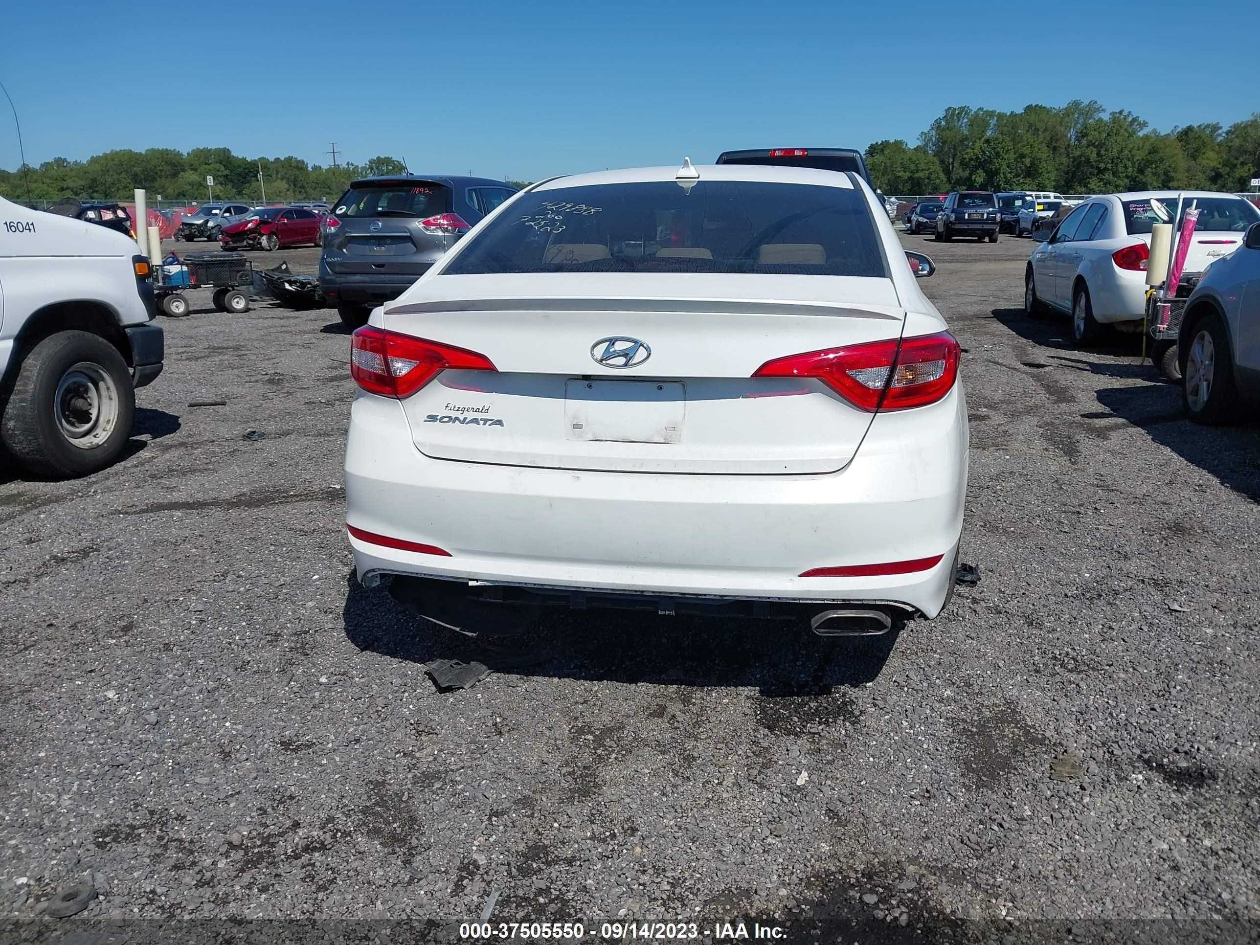 Photo 15 VIN: 5NPE24AF1FH210029 - HYUNDAI SONATA 