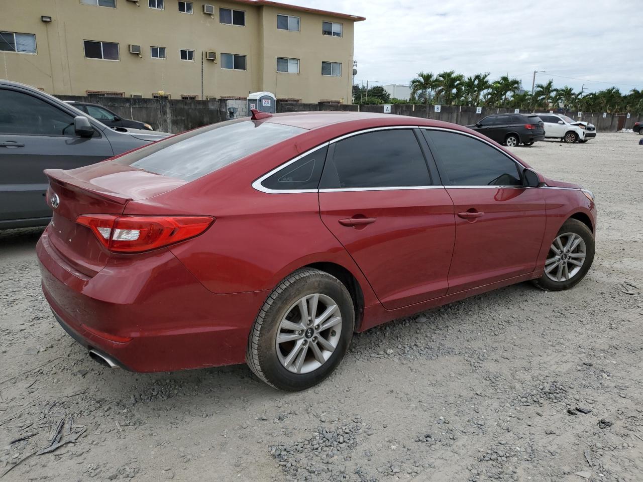 Photo 2 VIN: 5NPE24AF1FH217918 - HYUNDAI SONATA 