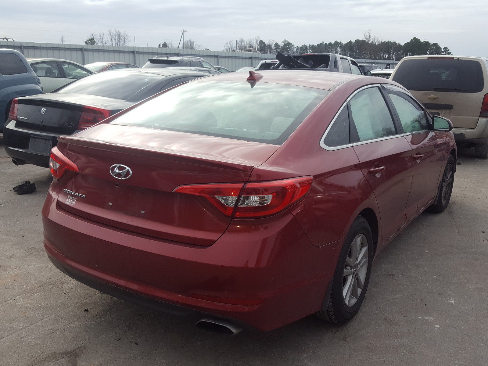 Photo 3 VIN: 5NPE24AF1FH258825 - HYUNDAI SONATA SE 