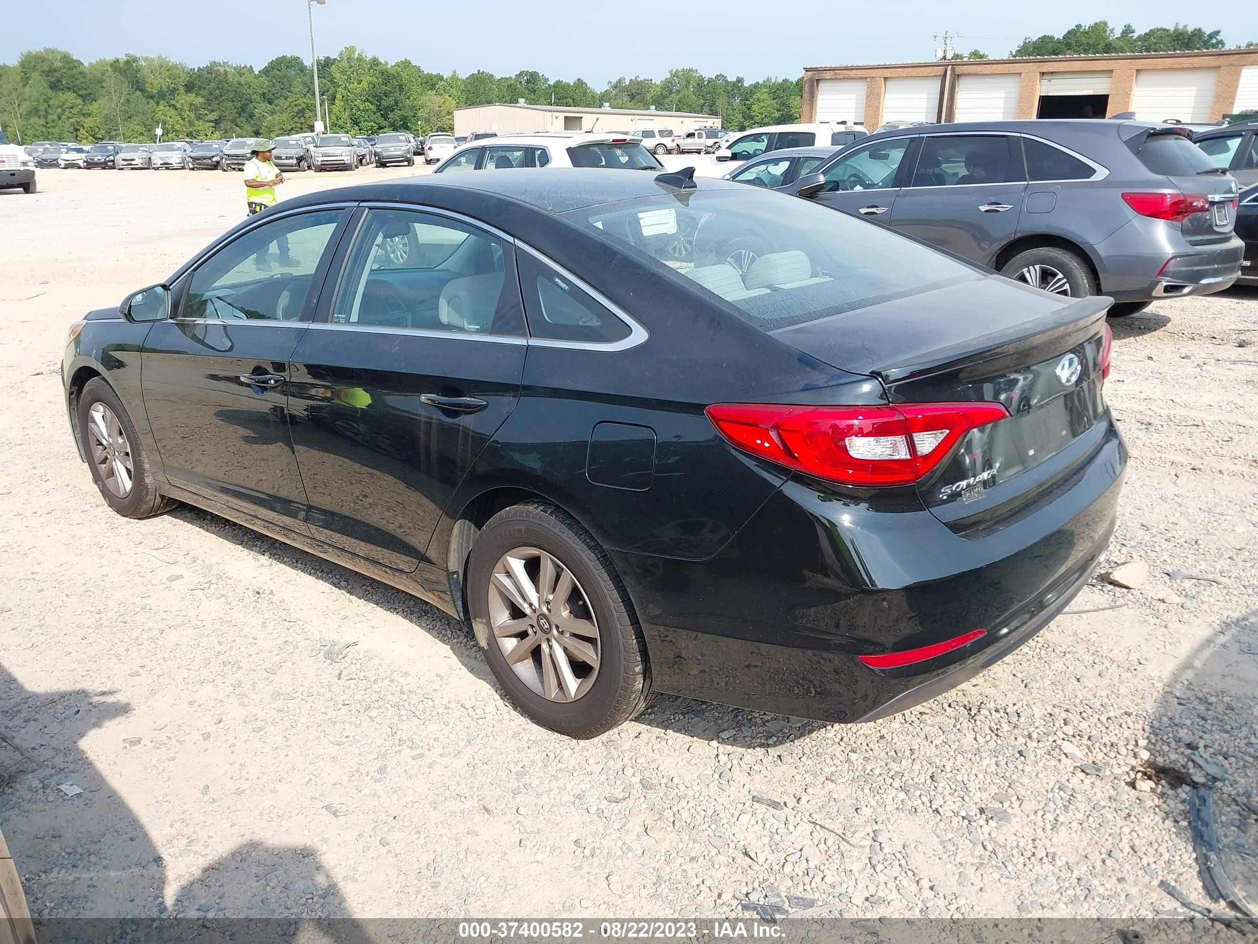 Photo 2 VIN: 5NPE24AF1GH266523 - HYUNDAI SONATA 