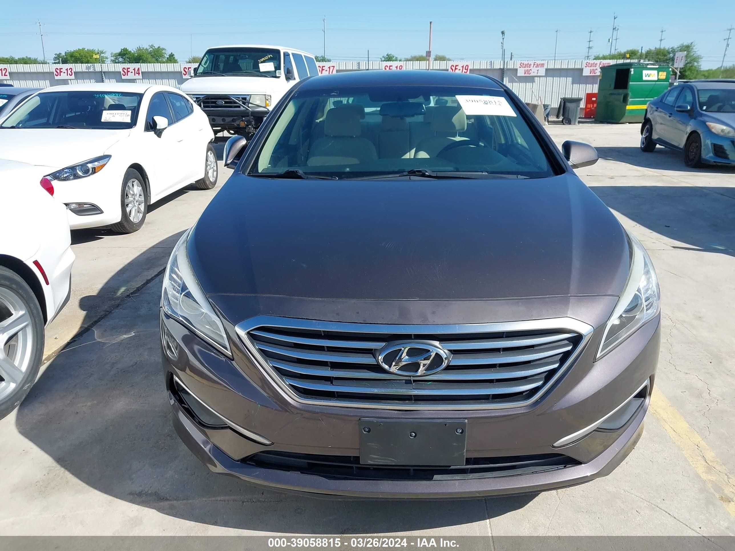 Photo 11 VIN: 5NPE24AF1GH281930 - HYUNDAI SONATA 