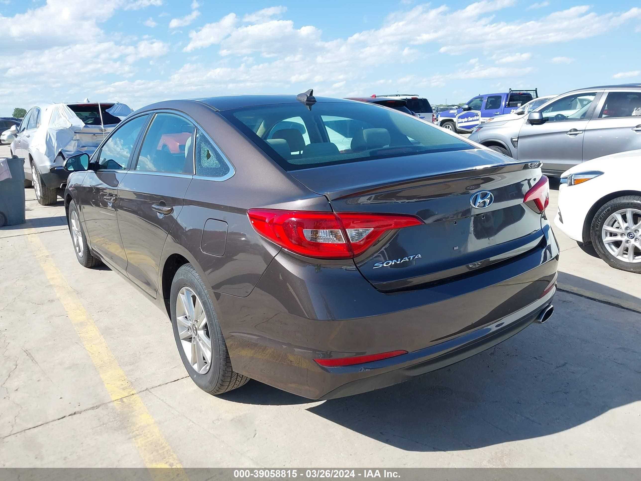 Photo 2 VIN: 5NPE24AF1GH281930 - HYUNDAI SONATA 