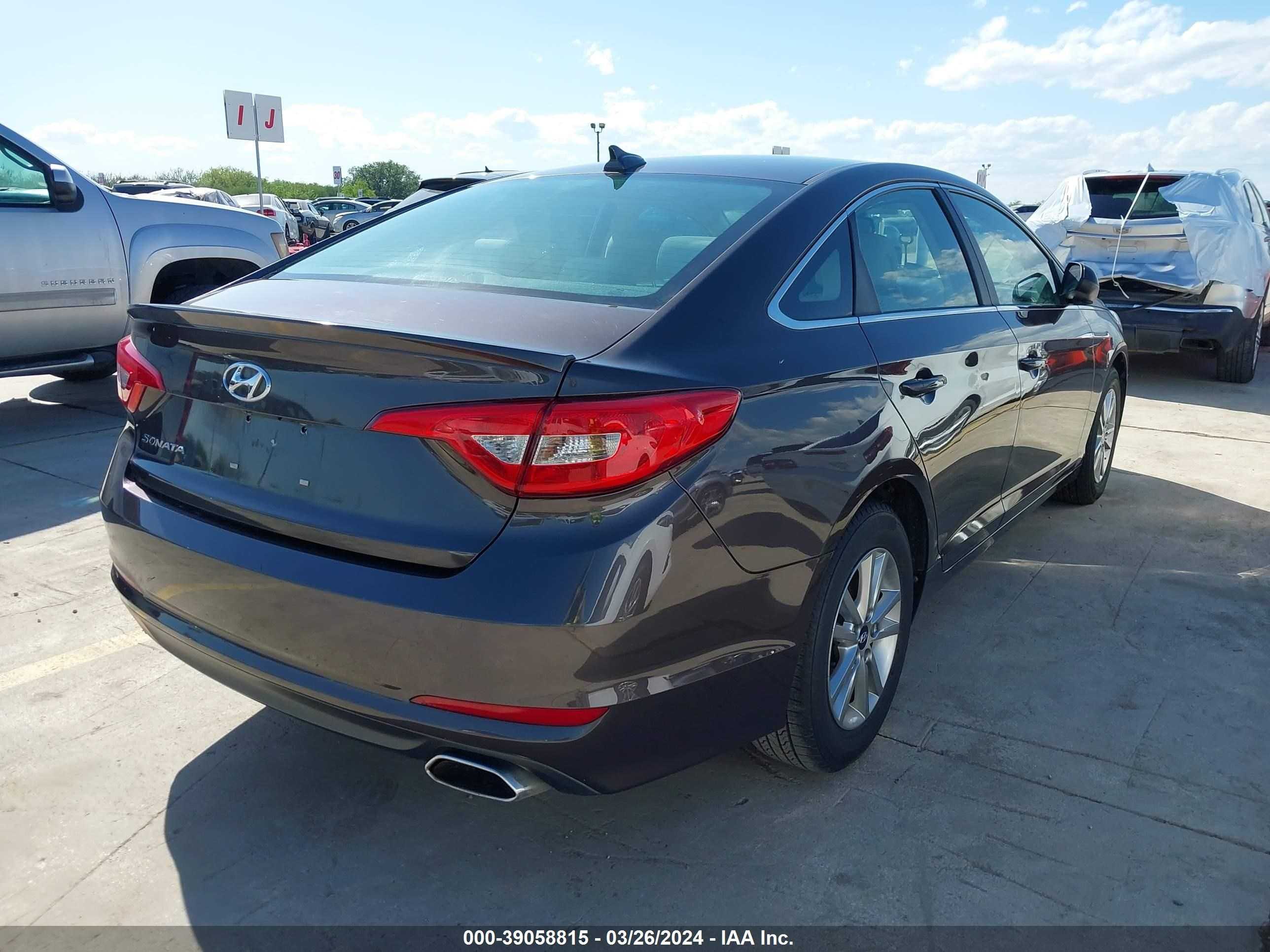 Photo 3 VIN: 5NPE24AF1GH281930 - HYUNDAI SONATA 