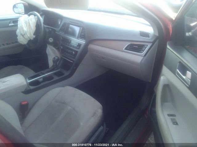 Photo 4 VIN: 5NPE24AF1GH308091 - HYUNDAI SONATA 