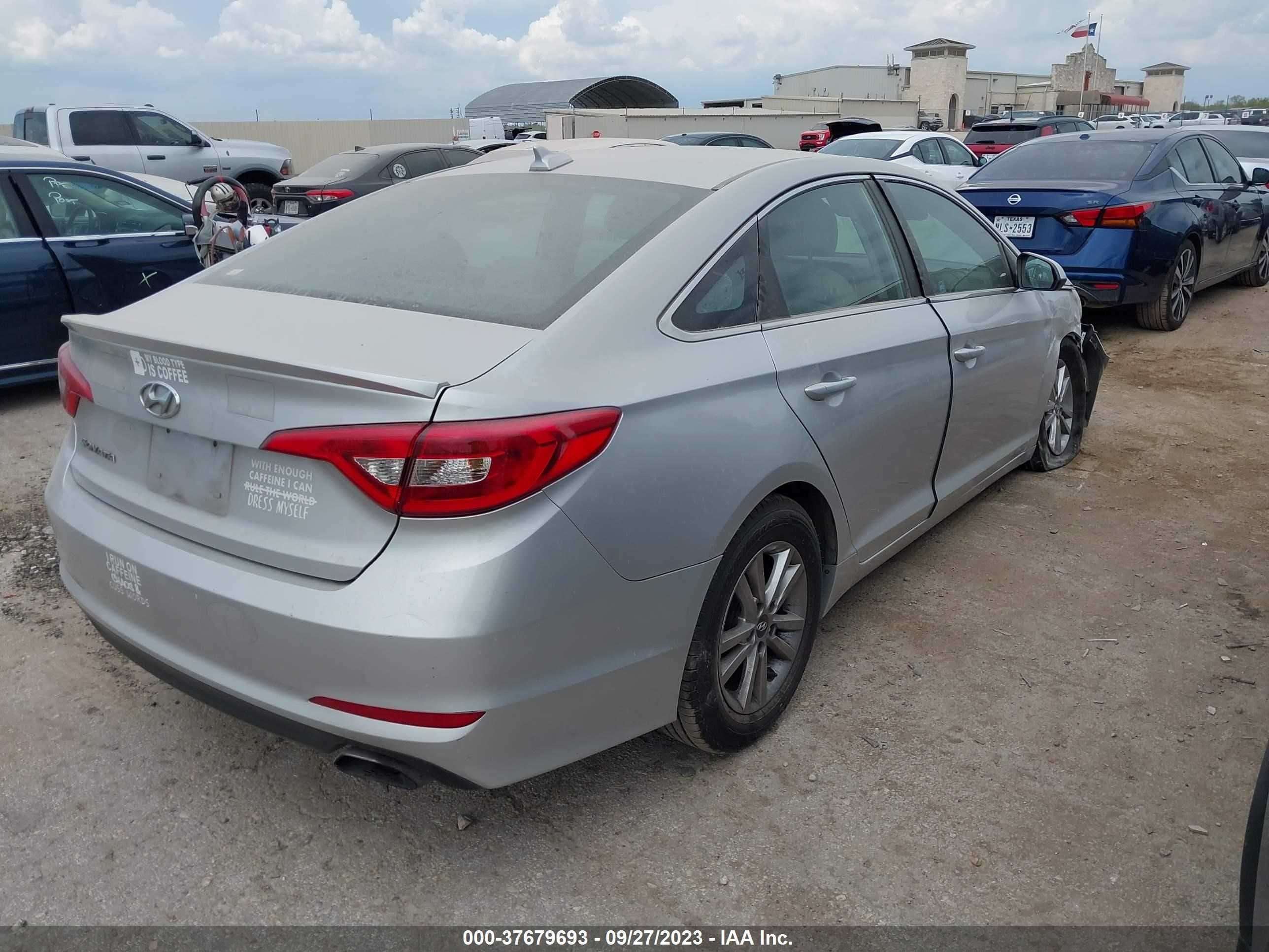 Photo 3 VIN: 5NPE24AF1GH316398 - HYUNDAI SONATA 