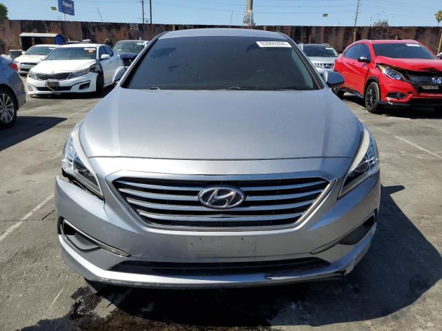 Photo 4 VIN: 5NPE24AF1GH324713 - HYUNDAI SONATA SE 