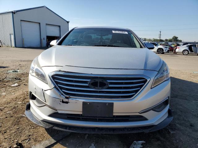 Photo 4 VIN: 5NPE24AF1GH339499 - HYUNDAI SONATA SE 