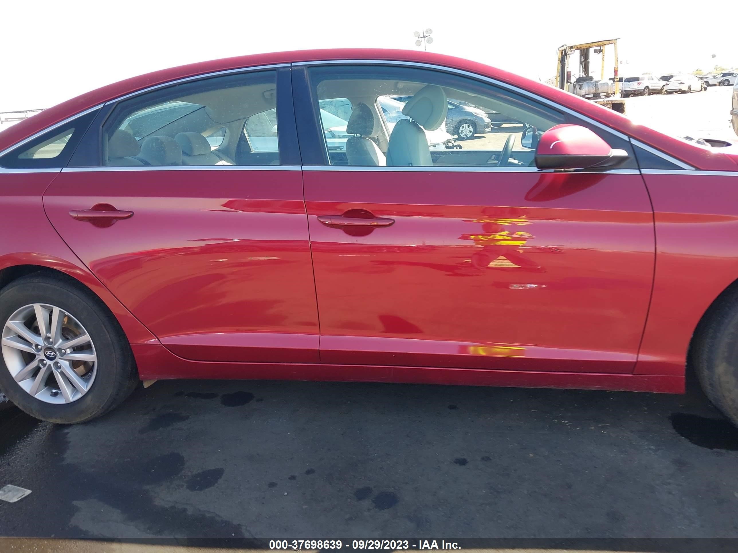 Photo 12 VIN: 5NPE24AF1GH348476 - HYUNDAI SONATA 