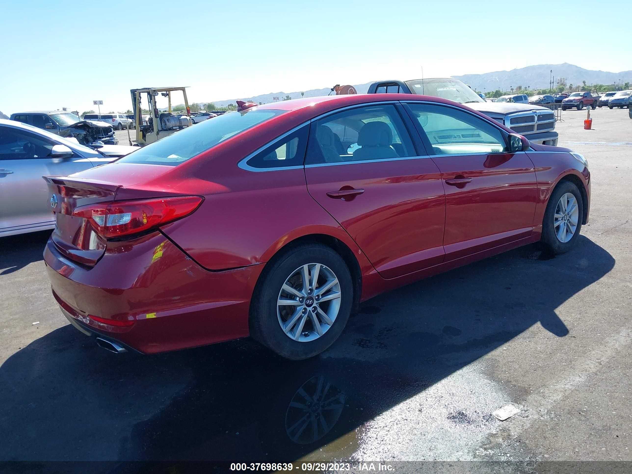 Photo 3 VIN: 5NPE24AF1GH348476 - HYUNDAI SONATA 