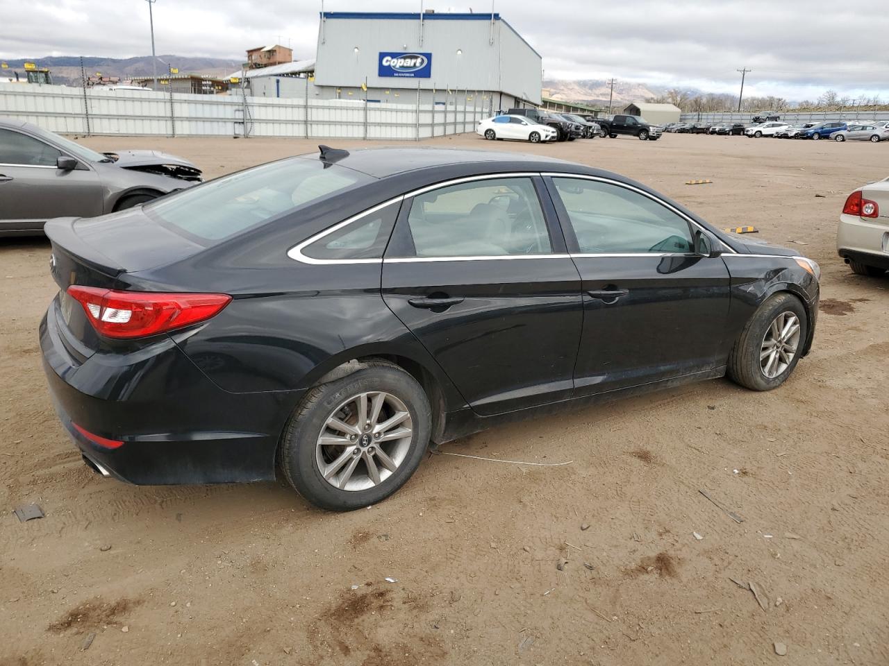 Photo 2 VIN: 5NPE24AF1GH352186 - HYUNDAI SONATA 