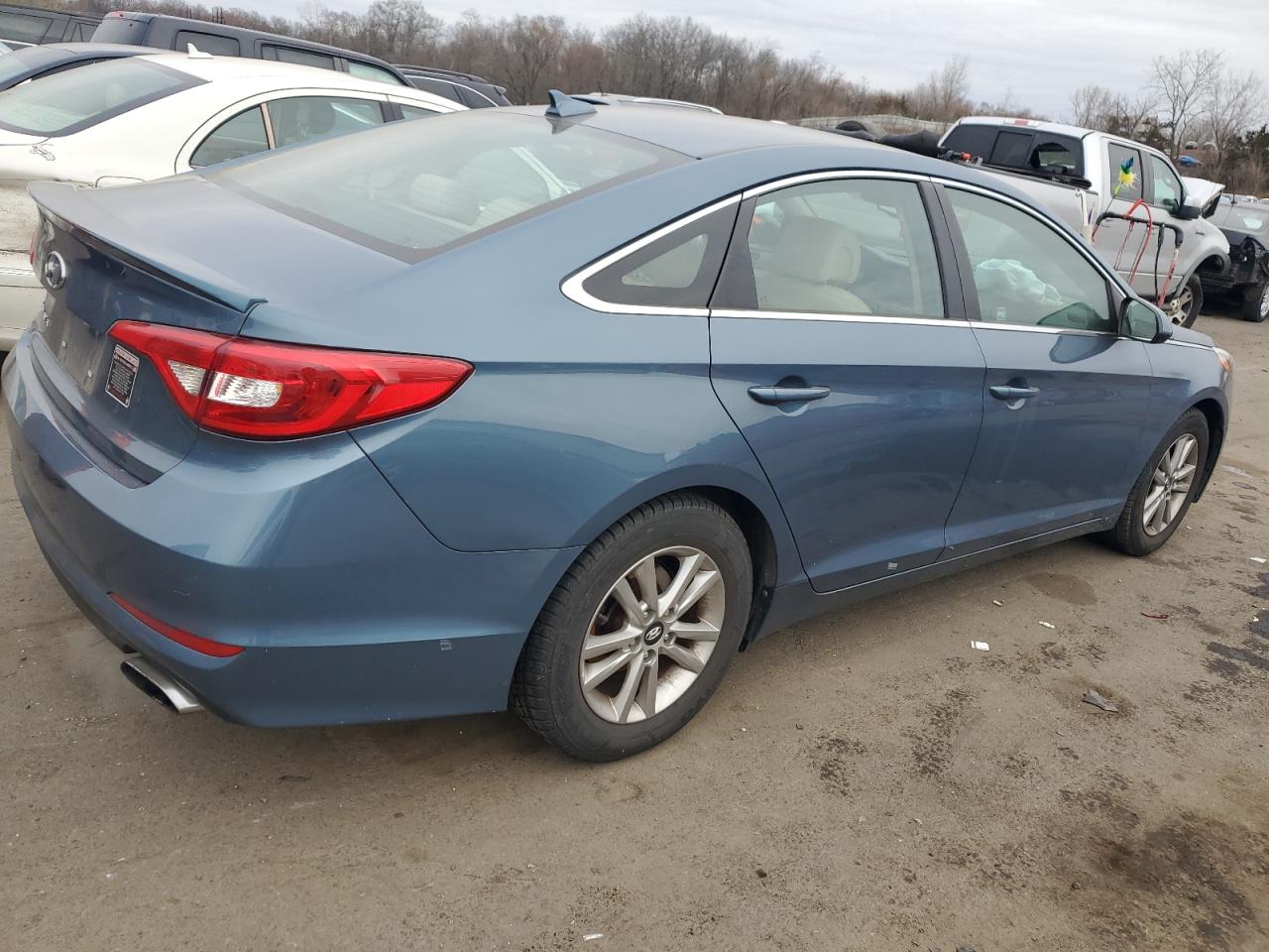 Photo 2 VIN: 5NPE24AF1GH353435 - HYUNDAI SONATA 