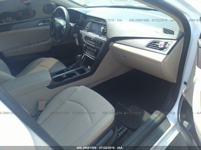 Photo 4 VIN: 5NPE24AF1GH356545 - HYUNDAI SONATA 