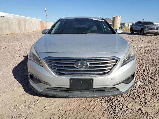 Photo 4 VIN: 5NPE24AF1GH357016 - HYUNDAI SONATA SE 