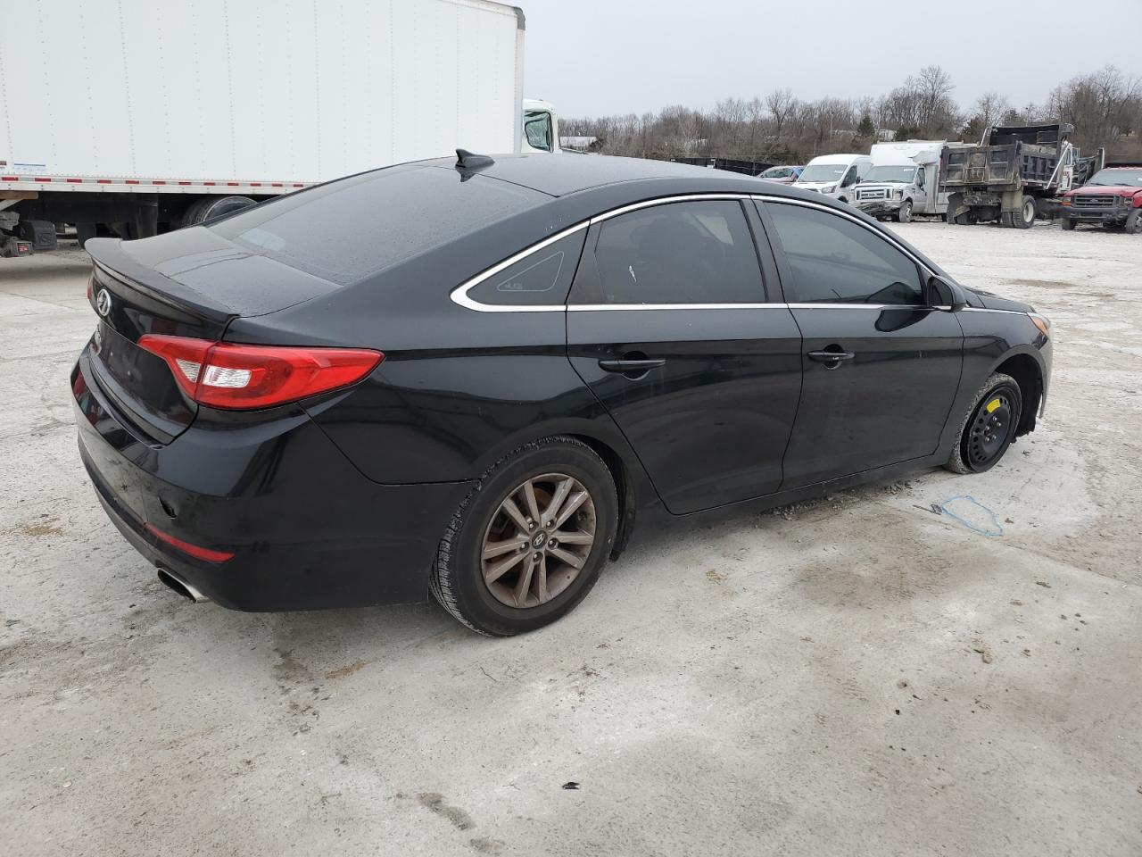 Photo 2 VIN: 5NPE24AF1GH371174 - HYUNDAI SONATA 