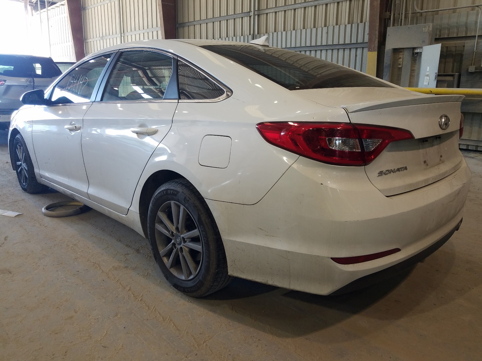 Photo 2 VIN: 5NPE24AF1GH371417 - HYUNDAI SONATA 