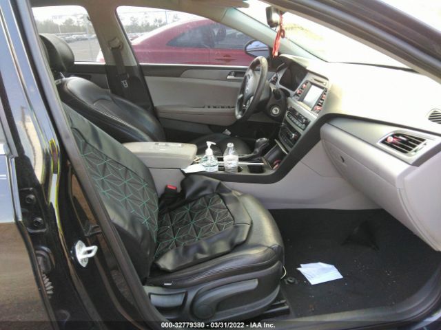 Photo 4 VIN: 5NPE24AF1GH398990 - HYUNDAI SONATA 