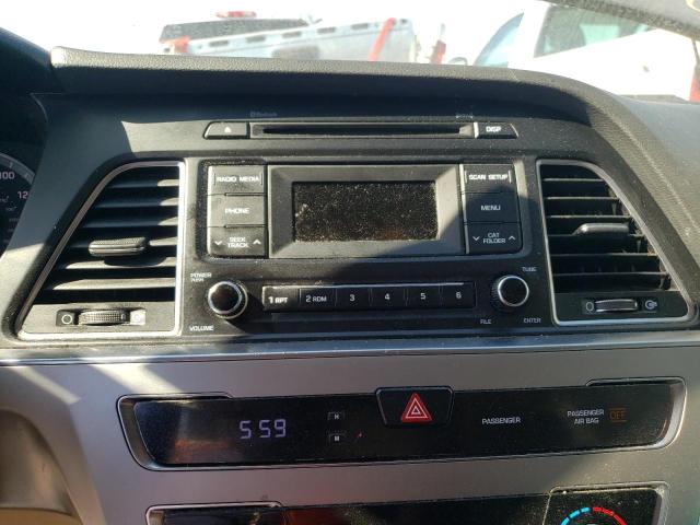 Photo 8 VIN: 5NPE24AF1GH399010 - HYUNDAI SONATA SE 