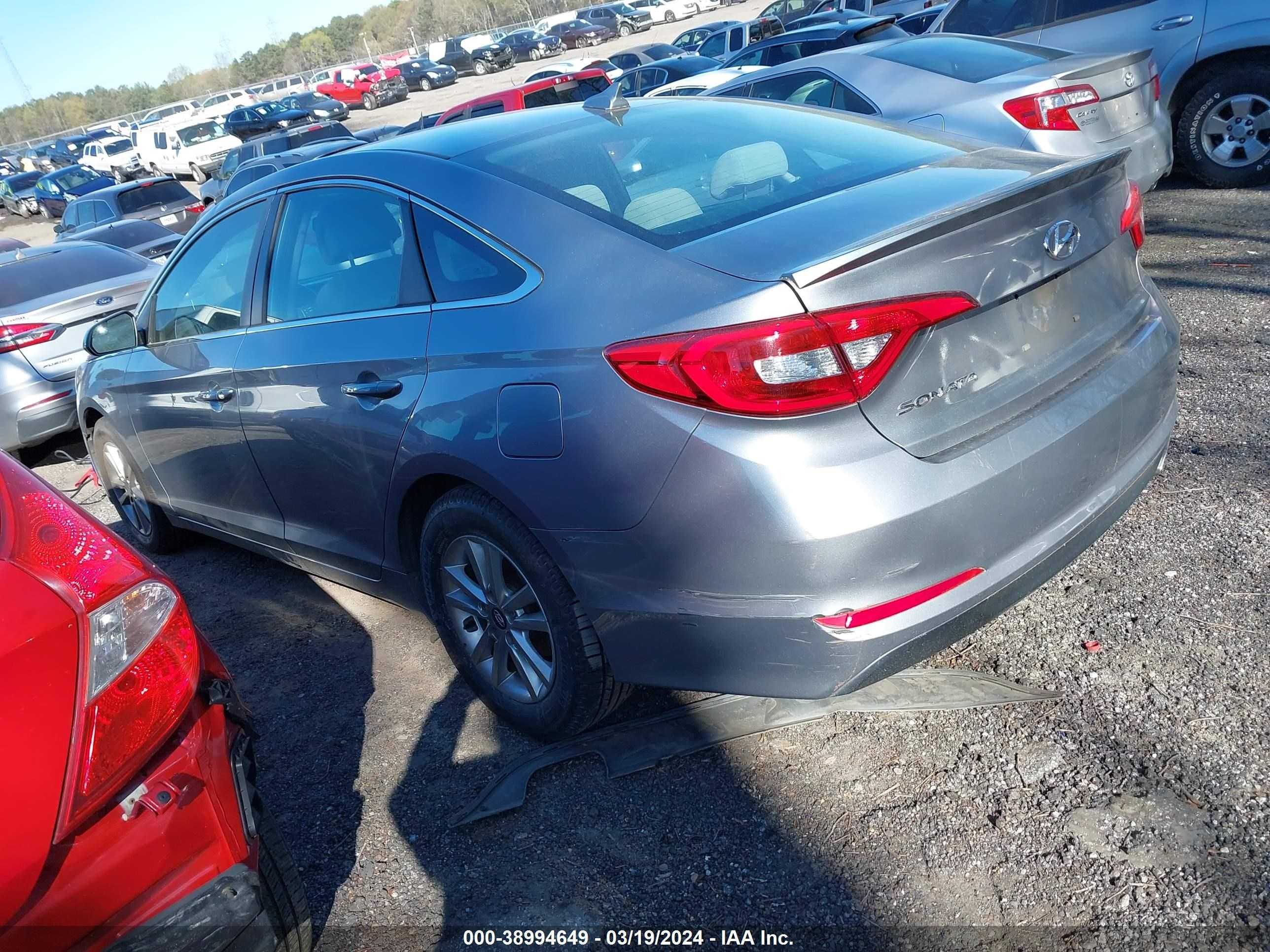 Photo 2 VIN: 5NPE24AF1GH402374 - HYUNDAI SONATA 